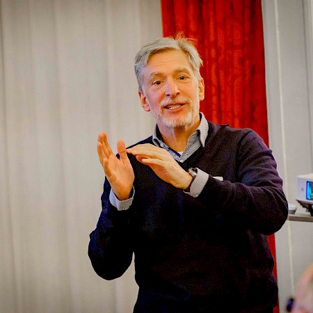 Dr méd. Oscar Matzinger, Président Swiss Multidisciplinary Cancer Network, Directeur médical Radio-oncologie, Clinique de Genolier et Clinique Générale-Beaulieu