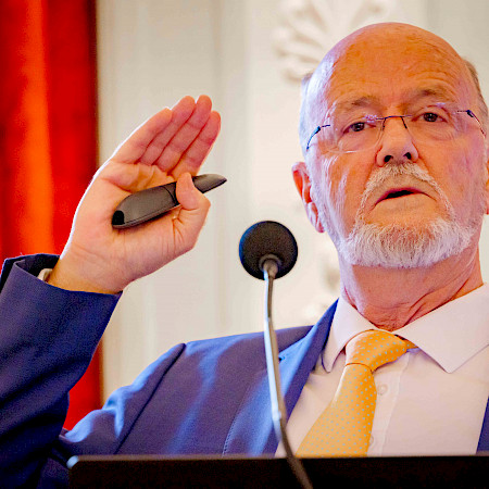 Prof Dr méd. Claude Pichard, médecin consultant, Unité de nutrition, Hôpitaux Universitaires de Genève (HUG)