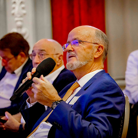 Prof Dr méd. Claude Pichard, médecin consultant, Unité de nutrition, Hôpitaux Universitaires de Genève (HUG)