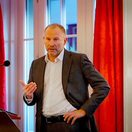 Prof Dr méd. Olivier Michielin, Médecin Chef, Centre d’oncologie de précision, Service d’immunooncologie et oncologie médicale, Hôpitaux Universitaires de Genève (HUG)